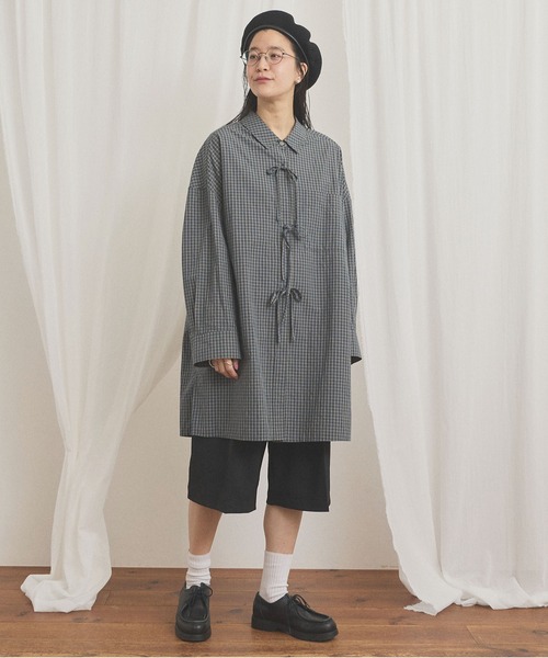 fig London(フィグロンドン)の「ribbon big shirt(シャツ/ブラウス・レディース・ベージュ/ネイビー・FREE)」の2枚目の写真