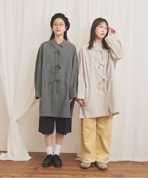 fig London(フィグロンドン)の「ribbon big shirt(シャツ/ブラウス・レディース・ベージュ/ネイビー・FREE)」の3枚目の写真