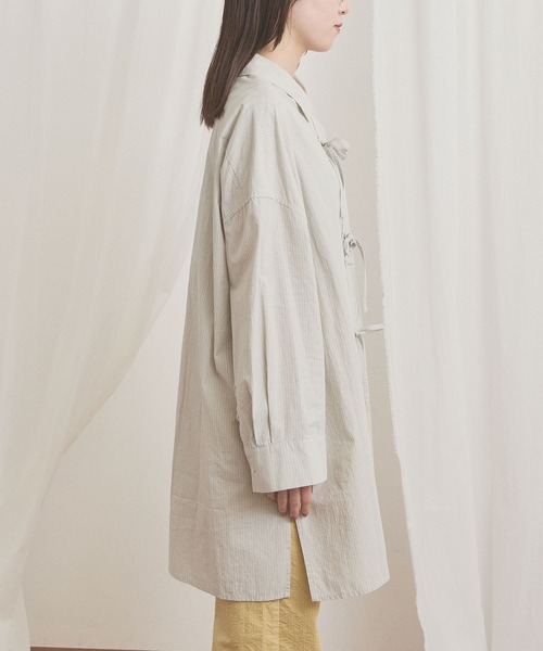 fig London(フィグロンドン)の「ribbon big shirt(シャツ/ブラウス・レディース・ベージュ/ネイビー・FREE)」の15枚目の写真