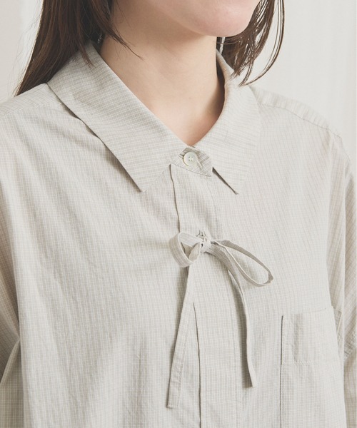fig London(フィグロンドン)の「ribbon big shirt(シャツ/ブラウス・レディース・ベージュ/ネイビー・FREE)」の18枚目の写真