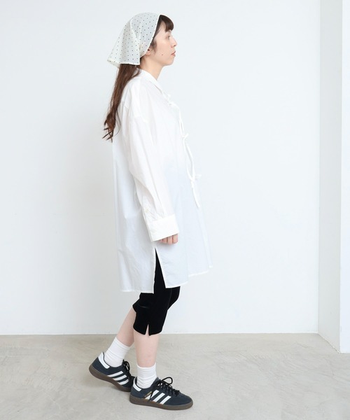 fig London(フィグロンドン)の「ribbon big shirt(シャツ/ブラウス・レディース・ベージュ/ネイビー・FREE)」の4枚目の写真