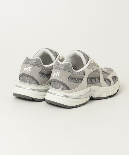 A BATHING APE（アベイシングエイプ）の「BAPE SHARK STA #1（スニーカー・レディース・ゴールド/シルバー・6/5）」の11枚目の写真
