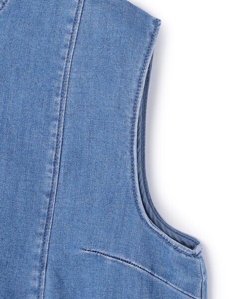 UNFILO(アンフィーロ)の「【野呂佳代さん着用】UNFILO DENIM light ノースリーブブラウス(シャツ/ブラウス・レディース・ネイビー系/サックスブルー系/ベージュ系・X-LARGE)」の15枚目の写真