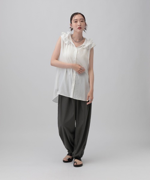 LEPSIM(レプシィム)の「イージータックバルーンパンツ 740399(その他パンツ・レディース・チャコールグレー/ベージュ/アイボリー・FREE)」の18枚目の写真