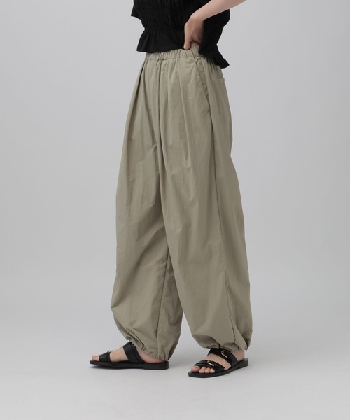 LEPSIM(レプシィム)の「イージータックバルーンパンツ 740399(その他パンツ・レディース・チャコールグレー/ベージュ/アイボリー・FREE)」の22枚目の写真