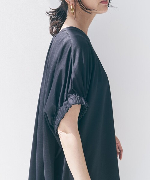 UNFILO(アンフィーロ)の「ヒートシールドジャージー ワンピース(ドレス・レディース・ベージュ系/ブラック系・X-LARGE)」の6枚目の写真
