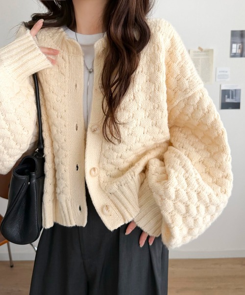 mily bilet(ミウィビレット)の「【mily bilet】甘さも着回し力も欲張って♪前後2wayぽこぽこカーディガン(カーディガン/ボレロ・レディース・ブルー/ピンク/アイボリー/ブラック・SMALL/LARGE/X-LARGE/MEDIUM)」の8枚目の写真