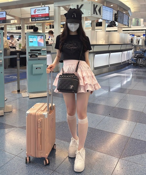 apres jour(アプレジュール)の「ハートロゴラインストーンTシャツ(Tシャツ/カットソー・レディース・ブラック/ホワイト系その他/オフホワイト・フリー/X-LARGE)」の9枚目の写真