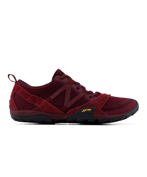 NEW BALANCE(ニューバランス)の「MT10O(スニーカー・メンズ・ブラウン/バーガンディー・22.5cm/25.0cm/24.5cm/24.0cm/23.5cm/23.0cm/28.0cm/27.5cm/28.5cm/29.0cm/27.0cm/26.5cm/25.5cm/26.0cm)」の1枚目の写真