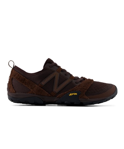 NEW BALANCE(ニューバランス)の「MT10O(スニーカー・メンズ・ブラウン/バーガンディー・22.5cm/25.0cm/24.5cm/24.0cm/23.5cm/23.0cm/28.0cm/27.5cm/28.5cm/29.0cm/27.0cm/26.5cm/25.5cm/26.0cm)」の2枚目の写真