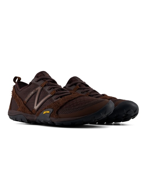 NEW BALANCE(ニューバランス)の「MT10O(スニーカー・メンズ・ブラウン/バーガンディー・22.5cm/25.0cm/24.5cm/24.0cm/23.5cm/23.0cm/28.0cm/27.5cm/28.5cm/29.0cm/27.0cm/26.5cm/25.5cm/26.0cm)」の3枚目の写真