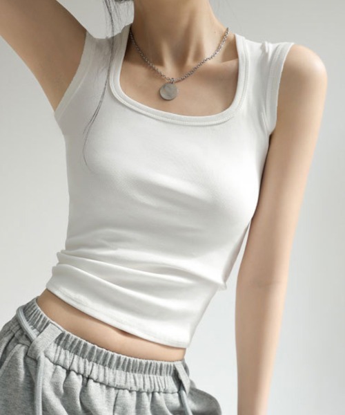 Miniministore(ミニミニストア)の「カップ付きリブタンクトップスクエアネック(タンクトップ・レディース・グレー/ホワイト/ブラウン/アイボリー/ブラック・FREE)」の7枚目の写真