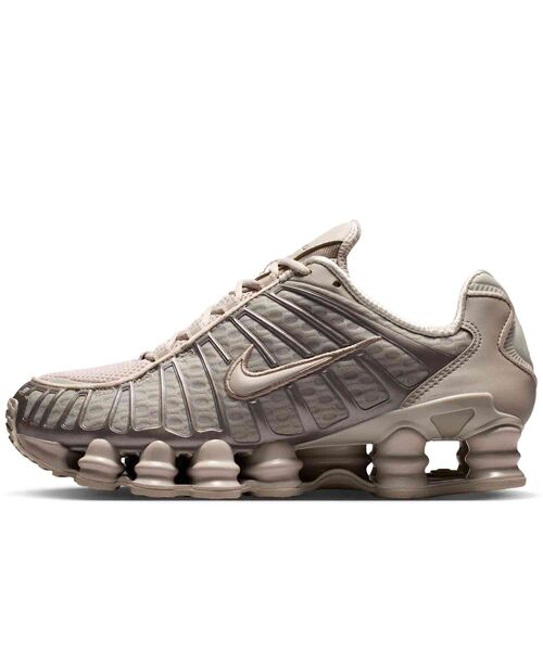 NIKE(ナイキ)の「ナイキ ショックス TL ウィメンズシューズ / Nike Shox TL Women's Shoes AR3566-204 Cream II(スニーカー・レディース・ブラウン系その他2・24.5/24/23.5/23/22.5/22/26/25.5/25)」の1枚目の写真