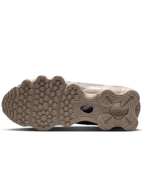 NIKE(ナイキ)の「ナイキ ショックス TL ウィメンズシューズ / Nike Shox TL Women's Shoes AR3566-204 Cream II(スニーカー・レディース・ブラウン系その他2・24.5/24/23.5/23/22.5/22/26/25.5/25)」の2枚目の写真