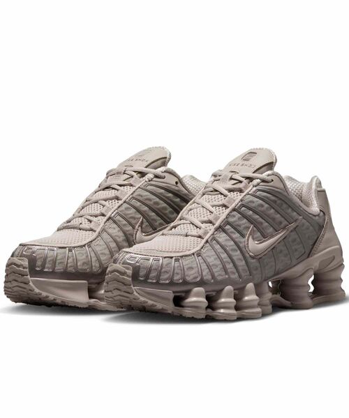 NIKE(ナイキ)の「ナイキ ショックス TL ウィメンズシューズ / Nike Shox TL Women's Shoes AR3566-204 Cream II(スニーカー・レディース・ブラウン系その他2・24.5/24/23.5/23/22.5/22/26/25.5/25)」の5枚目の写真