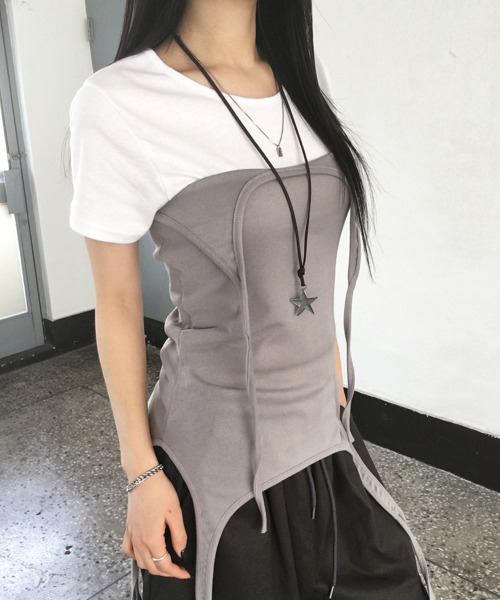 VIVID LADY(ビビッドレディー)の「ストラップデザイン ホルタートップス(タンクトップ・レディース・ホワイト/チャコールグレー/ブラック/グレー・FREE)」の13枚目の写真