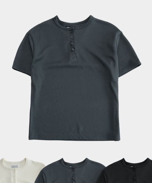 PLACESTUDIOMAN（プレイススタジオメンズ）の「ワッフルヘンリーネックベーシックスナップポイントデイリーオーバーサイズ半袖Tシャツ_3COLOR（Tシャツ/カットソー・メンズ・ブラック/チャコール/アイボリー・FREE）」の4枚目の写真