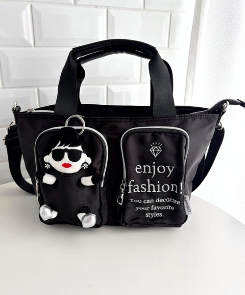 HAPPY FACE(ハッピーフェイス)の「EMMAドール付2WAYバッグ BK(ショルダーバッグ・レディース・ブラック・ONE SIZE)」の2枚目の写真