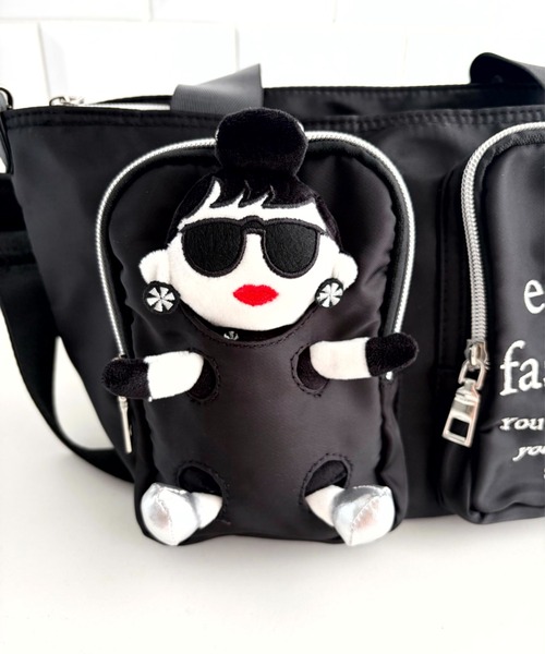 HAPPY FACE(ハッピーフェイス)の「EMMAドール付2WAYバッグ BK(ショルダーバッグ・レディース・ブラック・ONE SIZE)」の7枚目の写真