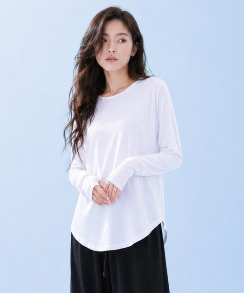 by LEGNA(バイレグナ)の「COOLIFYラウンドヘム指穴付き長袖トップス(Tシャツ/カットソー・レディース・ダークグレー/ホワイト/ブラック・FREE)」の7枚目の写真