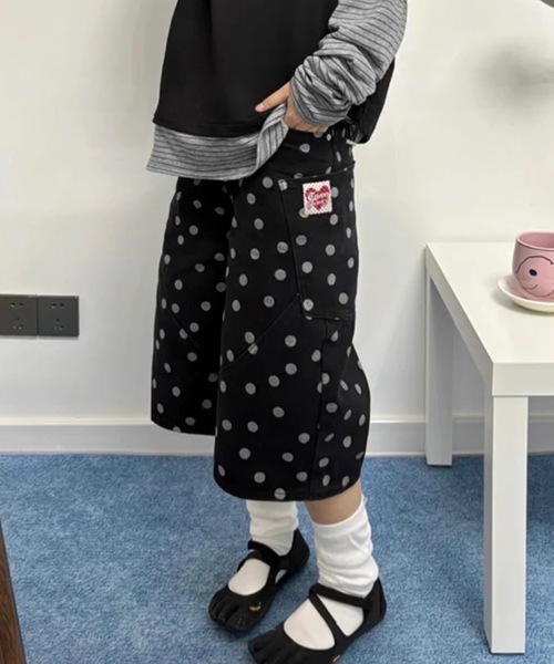 SHERU(シェル)の「ドット柄 カーゴワイドデニムハーフパンツ ハートワッペン(デニムパンツ・レディース・ブラック・LARGE/MEDIUM/SMALL)」の21枚目の写真