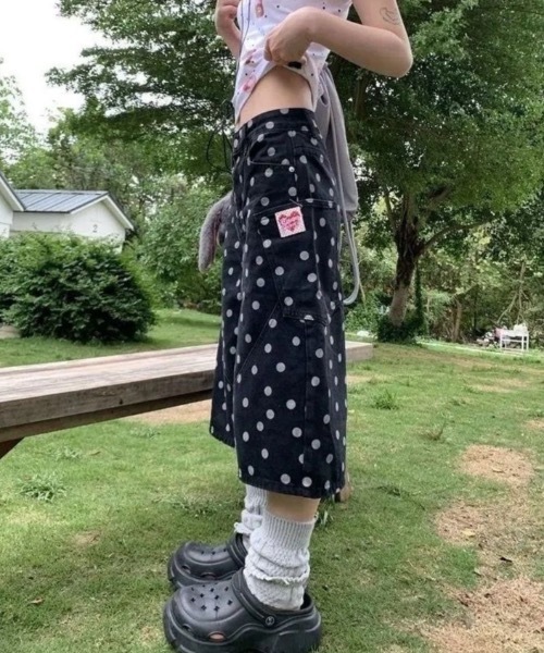 SHERU(シェル)の「ドット柄 カーゴワイドデニムハーフパンツ ハートワッペン(デニムパンツ・レディース・ブラック・LARGE/MEDIUM/SMALL)」の15枚目の写真