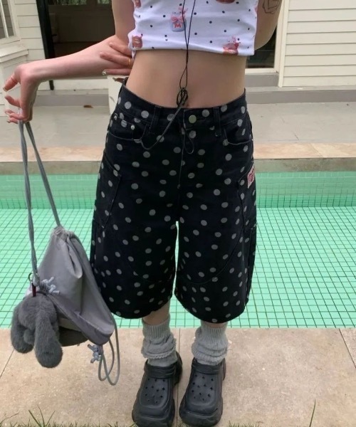 SHERU(シェル)の「ドット柄 カーゴワイドデニムハーフパンツ ハートワッペン(デニムパンツ・レディース・ブラック・LARGE/MEDIUM/SMALL)」の16枚目の写真