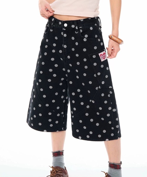 SHERU(シェル)の「ドット柄 カーゴワイドデニムハーフパンツ ハートワッペン(デニムパンツ・レディース・ブラック・LARGE/MEDIUM/SMALL)」の12枚目の写真