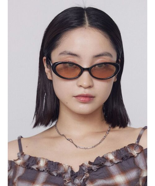 EMODA（エモダ）の「オーバルキャットアイウェア（サングラス・レディース・グレー/ブラウン・FREE）」の10枚目の写真