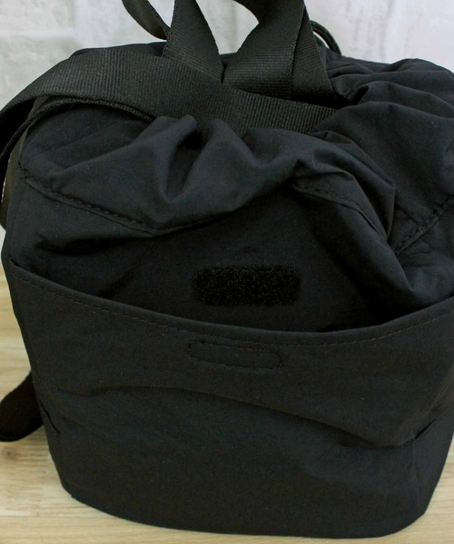 THE NORTH FACE(ザノースフェイス)の「TNF リンデ メッシュ バケットバッグ ミニ Linde Mesh Bucket Bag Mini 韓国限定(ショルダーバッグ・レディース・ブラック・ONE)」の9枚目の写真