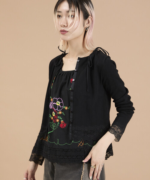 Freada(フリーダ)の「Freada/フリーダ アイレット レース カーディガン(Tシャツ/カットソー・レディース・オフホワイト/ブラック/ピンク・ONE SIZE)」の2枚目の写真