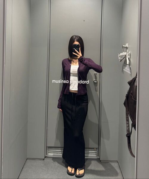 MUSINSA STANDARD WOMAN（ムシンサスタンダードウーマン）の「ウィメンズスラブリブマキシスカート[ブラック]（スカート・レディース・その他・SMALL/MEDIUM/LARGE/X-SMALL）」の2枚目の写真