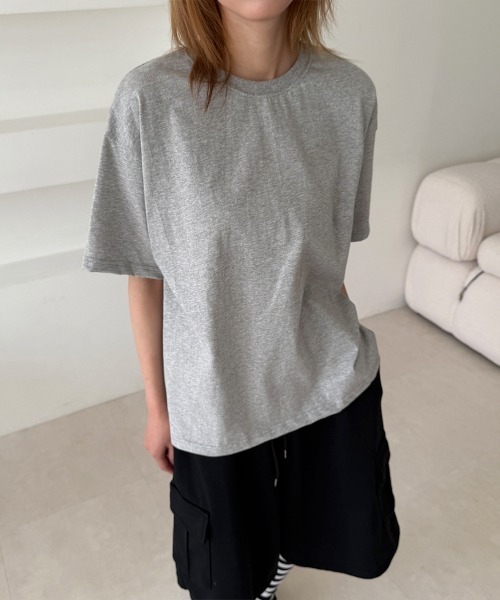 4INT.(フォイント)の「【 8color 】ベーシック 無地 オーバーフィット 半袖 Tシャツ(Tシャツ/カットソー・レディース・チャコール/グレー/ネイビー/カーキ/ブルー/ホワイト/ブラウン/ブラック・FREE)」の3枚目の写真