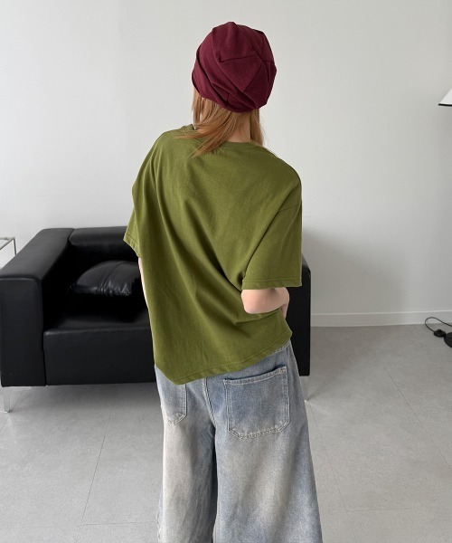 4INT.(フォイント)の「【 8color 】ベーシック 無地 オーバーフィット 半袖 Tシャツ(Tシャツ/カットソー・レディース・チャコール/グレー/ネイビー/カーキ/ブルー/ホワイト/ブラウン/ブラック・FREE)」の19枚目の写真