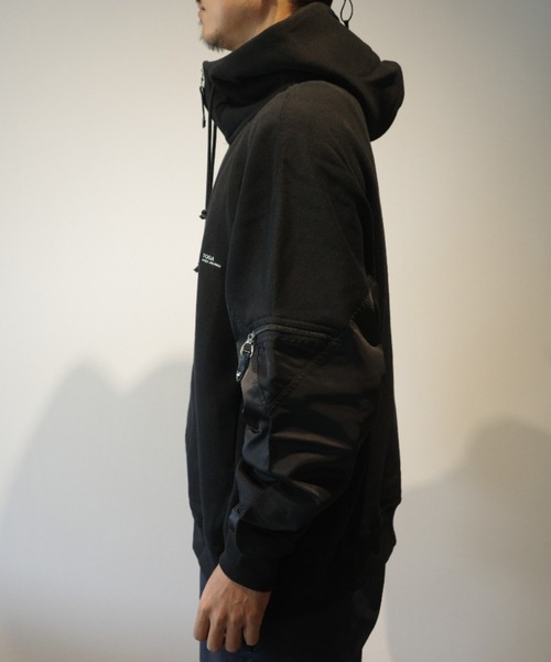 TOGA（トーガ）の「TOGA　TOO Cotton hoodie（Tシャツ/カットソー・メンズ・ブラック/ホワイト・LARGE）」の6枚目の写真