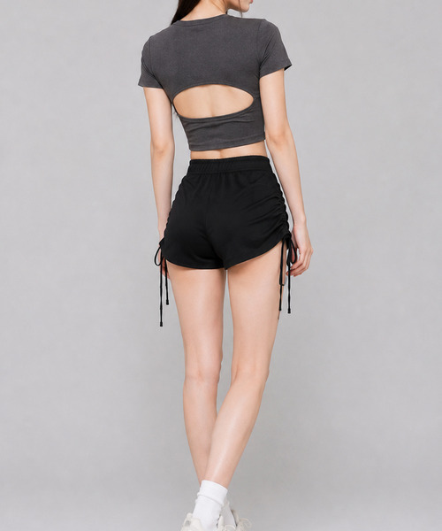NinaetLina(ニナエリナ)の「シャーリングショートパンツ(その他パンツ・レディース・ホワイト/ブラック・M/L/S)」の4枚目の写真