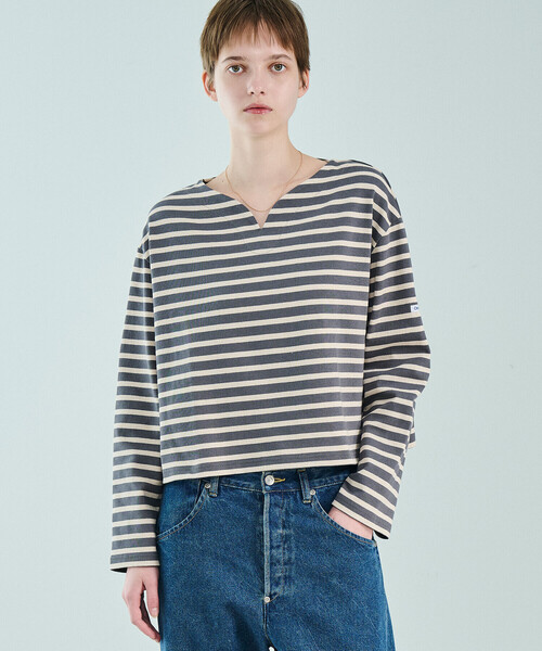 ORCIVAL(オーシバル)の「ORCIVAL | コットンロード スキッパーネック長袖カットソー WOMEN(Tシャツ/カットソー・レディース・ブラック系その他/ホワイト系その他5/ダークブラウン/グレー系その他/ブラック/アイボリー・1)」の1枚目の写真