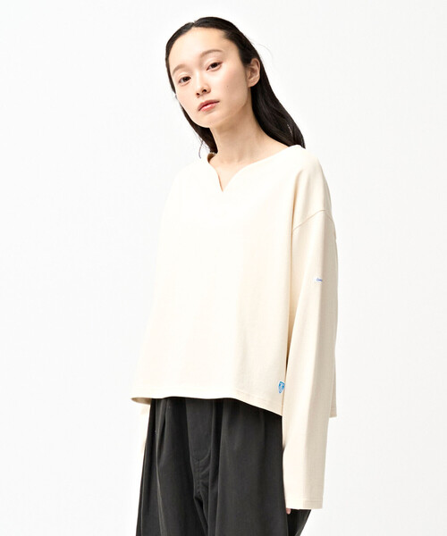 ORCIVAL(オーシバル)の「ORCIVAL | コットンロード スキッパーネック長袖カットソー WOMEN(Tシャツ/カットソー・レディース・ブラック系その他/ホワイト系その他5/ダークブラウン/グレー系その他/ブラック/アイボリー・1)」の2枚目の写真