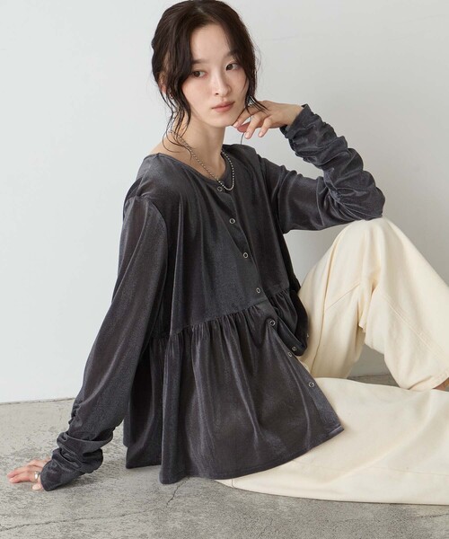forksy.(フォルクシー)の「【forksy.】前後2WAY ベロアペプラムカーディガン(カーディガン/ボレロ・レディース・ナチュラル/チャコールグレー/ブラウン/カーキ/ブラック・FREE)」の2枚目の写真