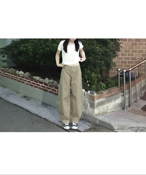 MUSINSA STANDARD WOMAN（ムシンサスタンダードウーマン）の「ウィメンズ無地CPカーブドチノパンツ[ベージュ]（その他パンツ・レディース・その他・30/28/29/24/25/26/27）」の10枚目の写真