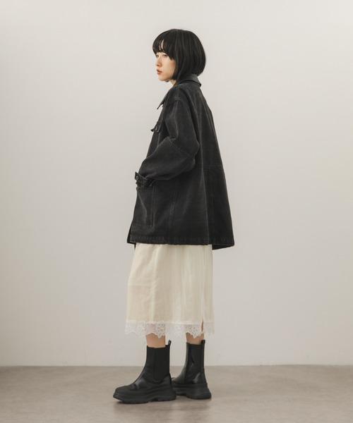 KBF(ケイビーエフ)の「2WAYカラーデニムカバーオール(カバーオール・レディース・ブルー/ブラック・ONE)」の9枚目の写真