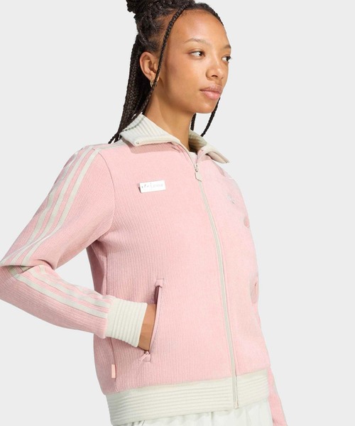 adidas（アディダス）の「アディルナ シーズン2ｘジェニー ファン OG トラックトップ / ジャージ / トラックジャケット / アディダスオリジナルス adidas Originals（ジャージ・レディース・ピンク・SMALL/MEDIUM/LARGE/X-SMALL/XX-LARGE/X-LARGE）」の3枚目の写真
