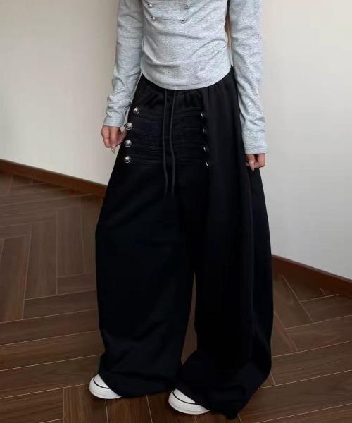 MONO8(モノハチ)の「ナポレオンボタンワイドパンツ(スウェットパンツ・レディース・グレー/ブラック・M)」の8枚目の写真