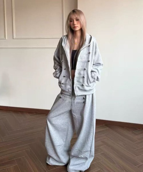 MONO8(モノハチ)の「ナポレオンボタンワイドパンツ(スウェットパンツ・レディース・グレー/ブラック・M)」の9枚目の写真