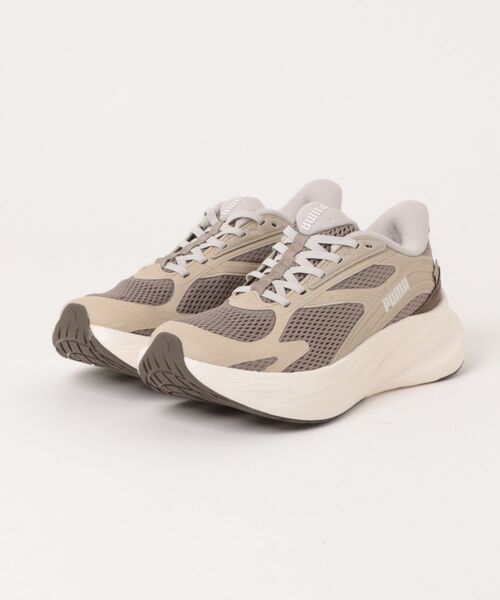 PUMA(プーマ)の「PUMA プーマ MAXSTRIDE LITE LS EASE IN レディーススニーカー 厚底(マックスストライドライトLSイーズイン)(スニーカー・レディース・ホワイト/ライトグレー/ブラック/グレー・22.5cm/23.5cm/24.5cm/23.0cm/24.0cm/25.0cm)」の4枚目の写真