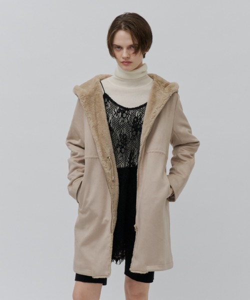 Plumel（プルメル）の「Suede Ponti Fur Quilted Padded Coat / スエードポンチファー中綿キルトコート（その他アウター・レディース・ベージュ/チャコールグレー/グレー・MEDIUM）」の4枚目の写真