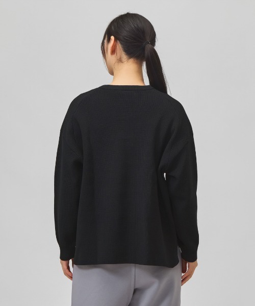 OAKLEY（オークリー）の「オークリー OAKLEY RADIANT SWEATER 12.0（ニット/セーター・レディース・ブラック・M/S）」の2枚目の写真