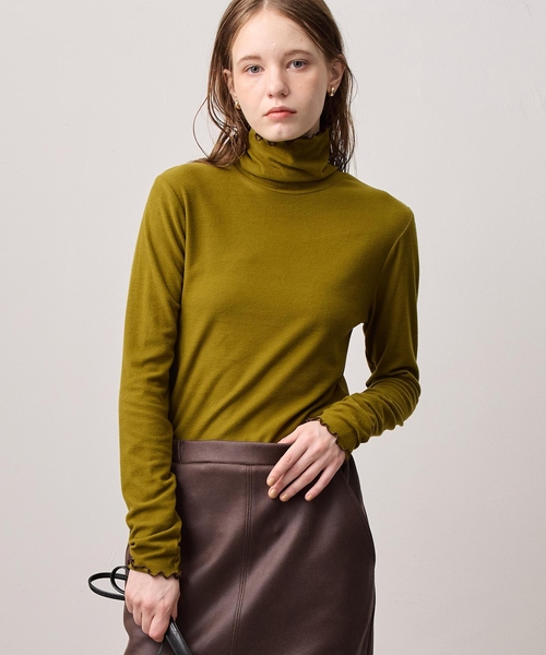 LE SOUK HOLIDAY(ルスークホリデー)の「メローハイネック起毛ロングTシャツ【吸湿発熱・アクセントカラー】(Tシャツ/カットソー・レディース・ライトグリーン/レッド/サックスブルー/マスタード/オレンジ/ダークブラウン/ネイビー・M/L)」の3枚目の写真