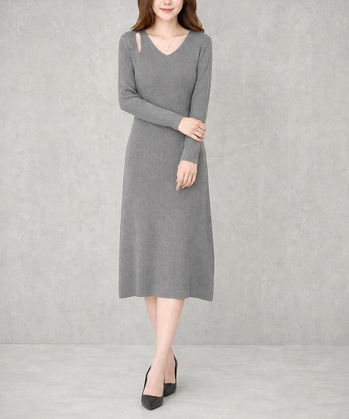 JOCOSA(ジョコサ)の「Vネック カットアウト タイトニットワンピース(ワンピース・レディース・ブラウン/ブラック/グレー・FREE)」の2枚目の写真