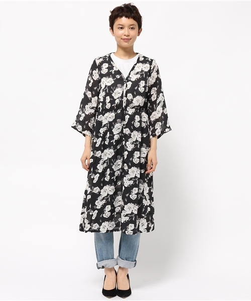 VENCEEXCHANGE（ヴァンスエクスチェンジ）の「花柄ロングガウン            （カーディガン/ボレロ・レディース・ブラック/ブルー・MEDIUM）」の5枚目の写真